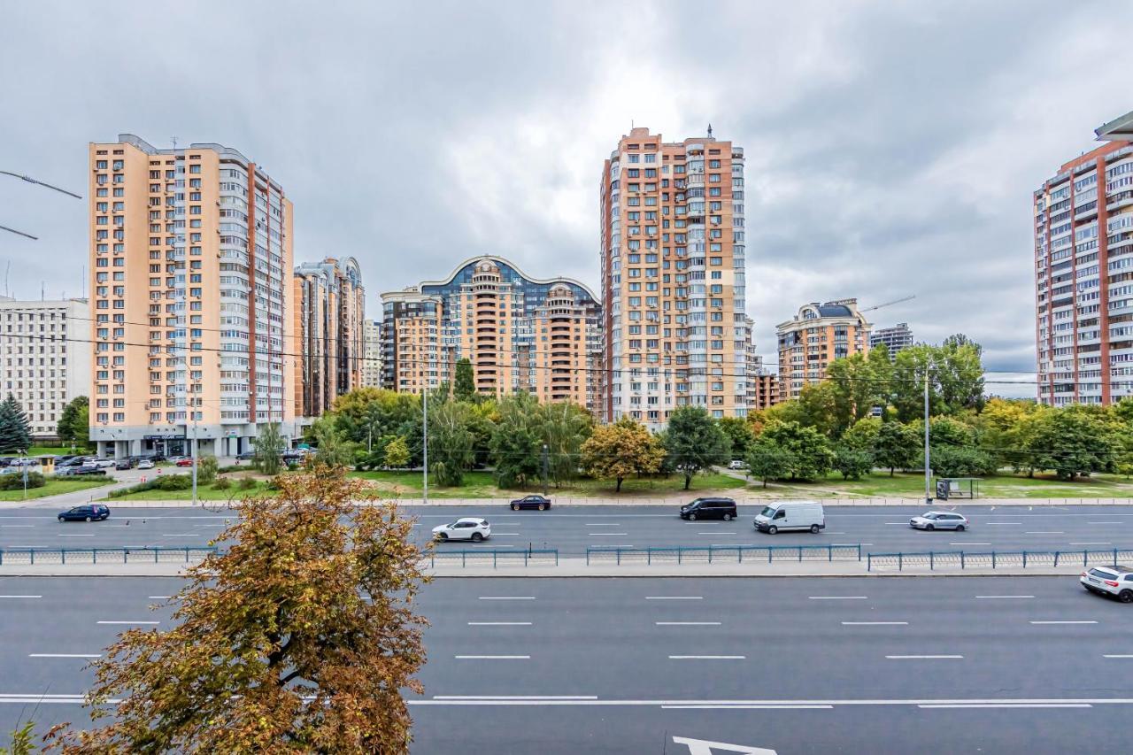 We'Reinkiev Near Pecherska Metro Station. Екстериор снимка